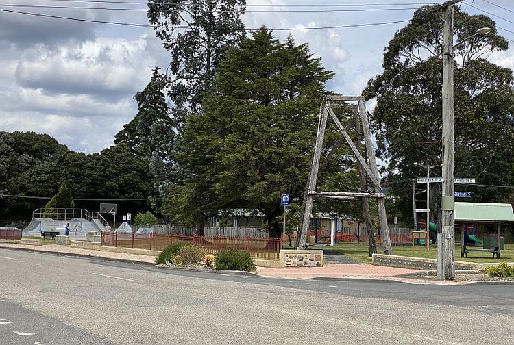 playground opposite heritage centre diagonal