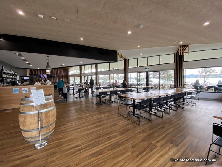 NRMA St Helens Waterfront Holiday Park Parkside bar and kitchen
